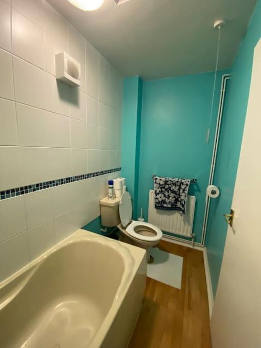 Cosy Apartment With Private Access And Kitchenette In Guildford (Adults Only) Worplesdon Екстер'єр фото